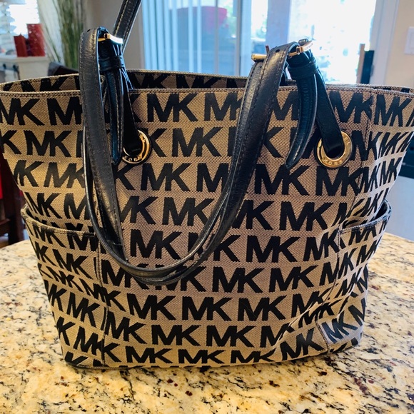 Michael Kors Purse - Picture 2 of 3